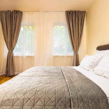 Bright Plovdiv Escape: Modern & Cozy 1Bd Apartment ภายนอก รูปภาพ